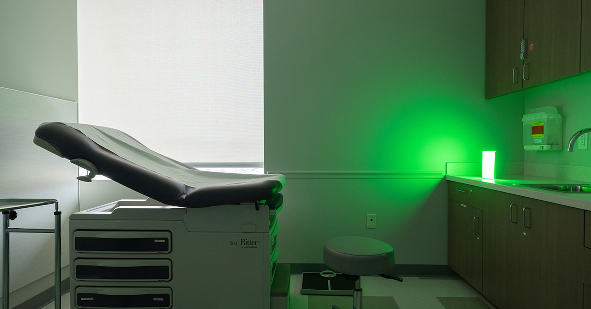 Each clinic room is equipped with green light, which has been shown to decrease symptoms of headache, sensitivity to light and anxiety.