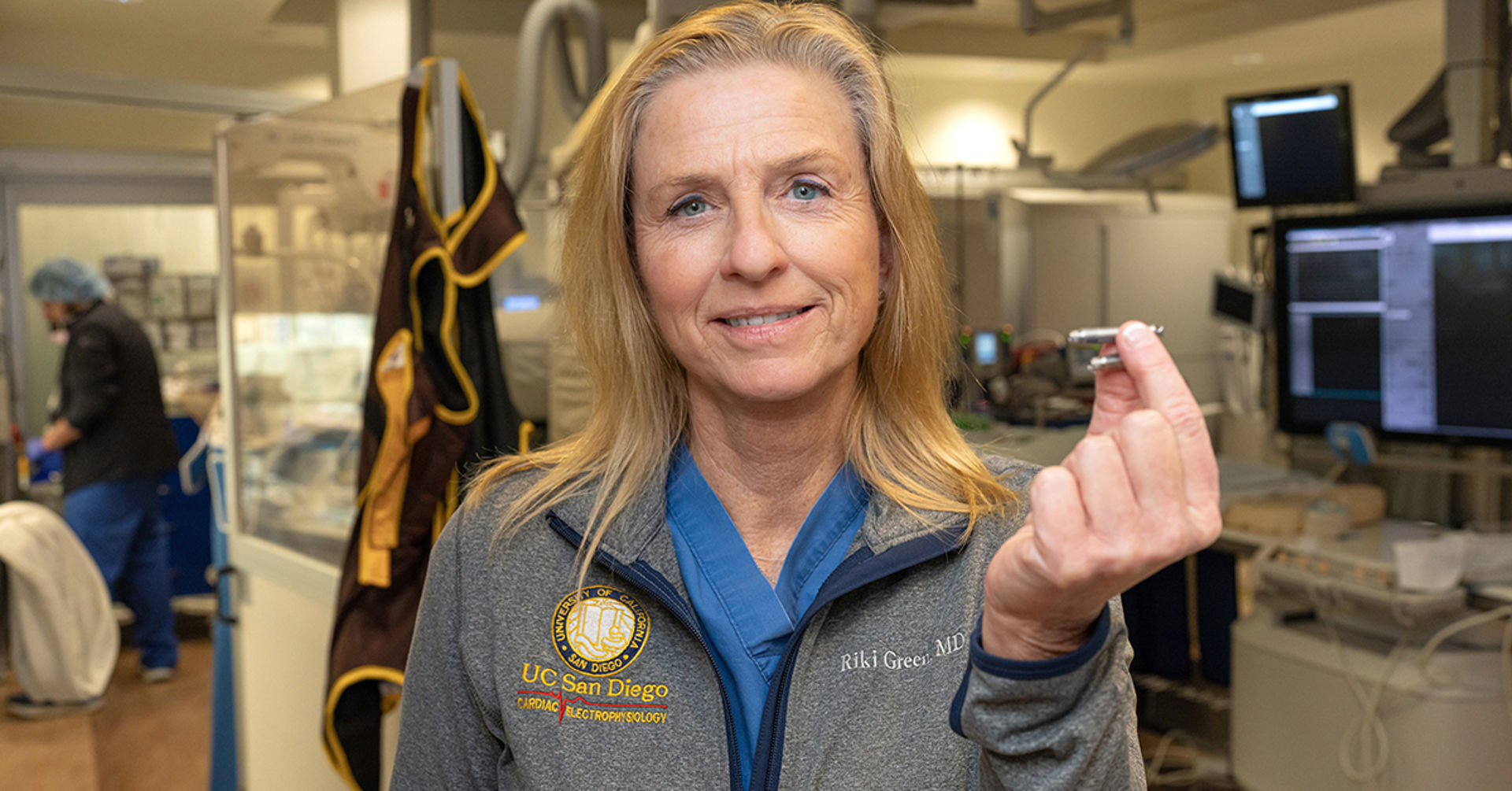 UC San Diego Health is the first in San Diego to successfully implant the world’s first dual chamber and leadless pacemaker system to help treat people with abnormal heart rhythms. Holding the device and pictured above is Ulrika Birgersdotter-Green, MD, cardiologist and director of pacemaker and ICD services at UC San Diego Health. Photo credit: Kyle Dykes | UC San Diego Health